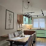 Elegant One Bedroom Myslym Shyri * Tirana