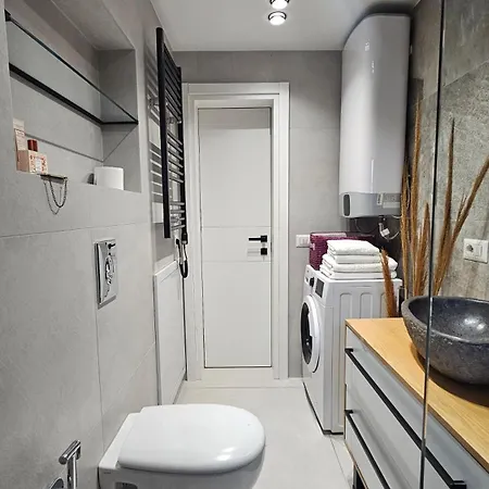 Elegant One Bedroom Myslym Shyri Apartment Tirana