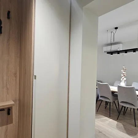 Elegant One Bedroom Myslym Shyri Apartament *