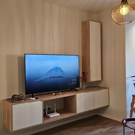 Elegant One Bedroom Myslym Shyri Apartament