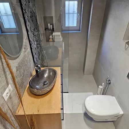 Elegant One Bedroom Myslym Shyri Apartament *